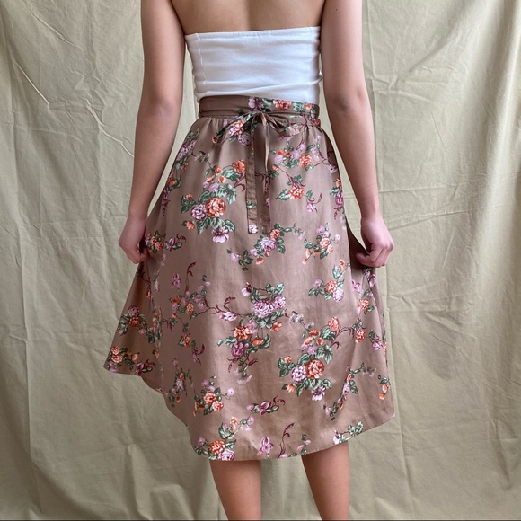 The Wrapped Bouquet Midi Skirt 💐 - Picture 2 of 6